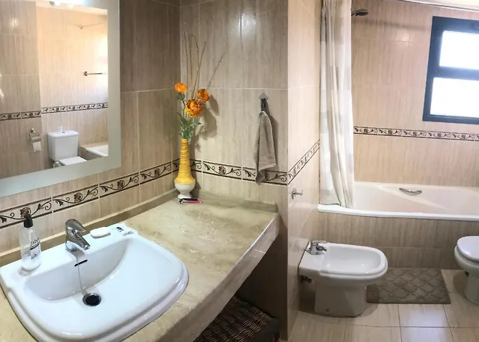 Sun Hill Pacos 2 Bed דירה *