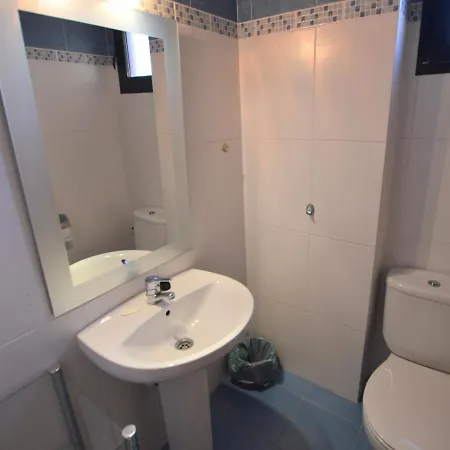 Sun Hill Pacos 2 Bed Апартаменти *