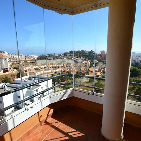 Sun Hill Pacos 2 Bed Апартаменти Фуенхірола